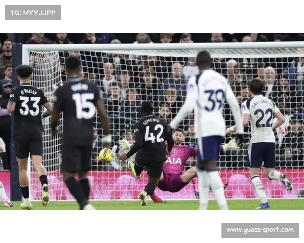 热刺逼平曼城暴露卫冕冠军防线问题,争冠形势愈发复杂